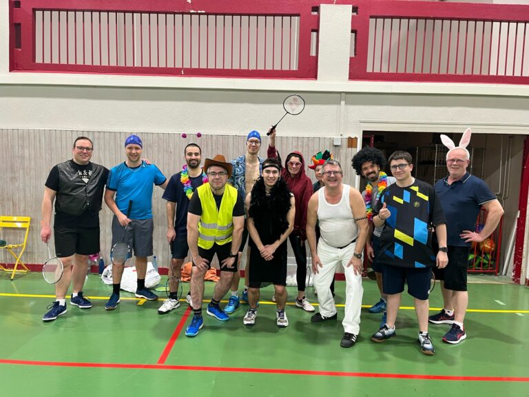 Retour sur la soirée Bad’Éguisement : du smash et des moustaches !